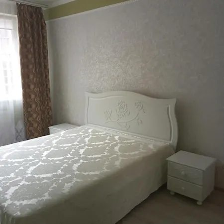 шикарные на ул.княгини ольги ,100к. Apartmán Lvov