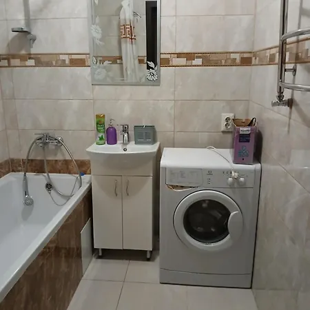 шикарные на ул.княгини ольги ,100к. Apartmán Lvov