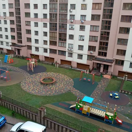 шикарные на ул.княгини ольги ,100к. Apartmán *