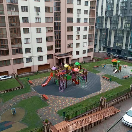 шикарные на ул.княгини ольги ,100к. Apartmán *
